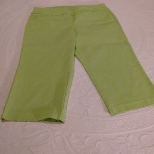 NWOT Christopher&Banks Signature Slimming Capri